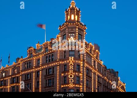 Regency Architecture Neoclassical Harrods Department Store 87-135 Brompton Rd, Knightsbridge, Londres SW1X 7XL par Charles William Stephens Banque D'Images