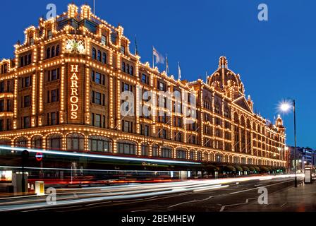 Regency Architecture Neoclassical Harrods Department Store 87-135 Brompton Rd, Knightsbridge, Londres SW1X 7XL par Charles William Stephens Banque D'Images