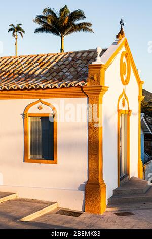 Imperio do Divino Espirito Santo, un bâtiment qui fait partie du complexe architectural de l'église Nossa Senhora da Lapa inauguré en 1806. Banque D'Images