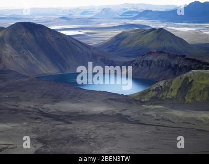 Vue aérienne du lac Domadalsvatn dans les hauts plateaux de l'Islande Banque D'Images