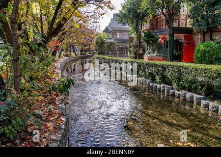 Rivière Takasegawa, Kyoto, Japon Banque D'Images