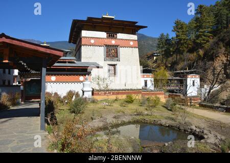 Une école pour les moines bouddhistes près de Thimphu, Bhoutan. Banque D'Images