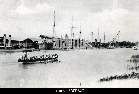 Vue du port militaire de Rochefort-sur-mer (Rochefort) en Charente maritime (arsenal Rochefort, Charente-Maritime, France) Postcard 1910 CA Private co Banque D'Images