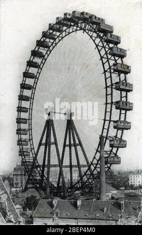 Vue de la grande route avenue de Suffren construit pour l'exposition universelle A paris en 1900 (vue sur la Grande Rue de Paris A 100 mètres Banque D'Images