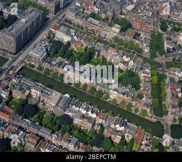 Amsterdam, Hollande, 24 août - 1987: Photo aérienne historique de la Vijzelstraat, Keizersgracht et Herengracht dans le centre d'Amsterdam Banque D'Images