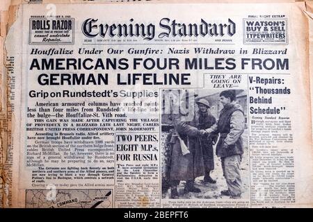 Titre du journal britannique Evening Standard WWII 9 janvier 1945 « Américains à six kilomètres de la ligne de sauvetage allemande » Londres Angleterre Royaume-Uni Banque D'Images