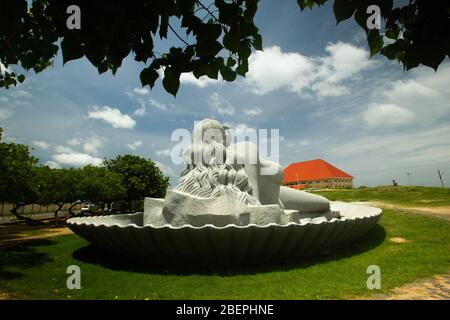 Sagarakanyaka ou Jalakanyaka ou Matsyakanyaka, l'immense sculpture d'une sirène, de plus de 35 m de long, faite par le célèbre sculpteur Kanayi Kunhiraman Banque D'Images