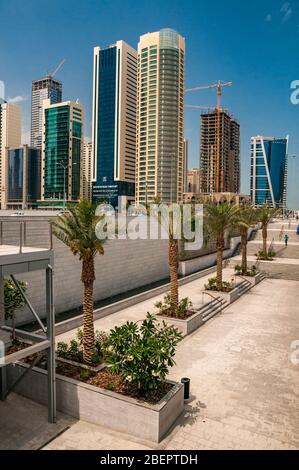 Bâtiments et lieux dans la région d’Al Dafna à Doha, le quartier des affaires de la ville. Banque D'Images
