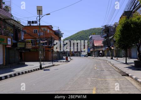 Photographies de rues vides dans la ville de Pokhara pendant le verrouillage du coronavirus au Népal Banque D'Images