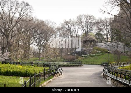 Vue sur la maison Dene Summerhouse dans Central Park, New York. Banque D'Images