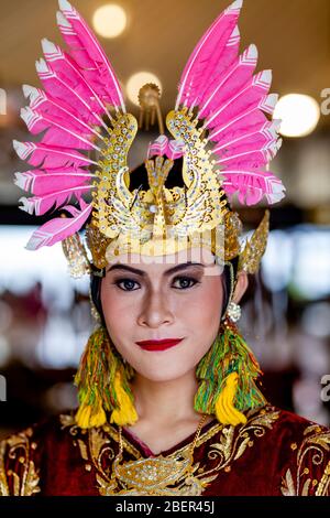 Portrait d’UN danseur traditionnel javanais au Palais du Sultan (le Kraton), Yogyakarta, Java, Indonésie. Banque D'Images