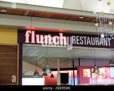 Restaurant Flunch. Flunch est une chaîne de restaurants française en libre-service. Il est présent en France, en Espagne, en Italie et en Pologne. Cette chaîne est opérant Banque D'Images