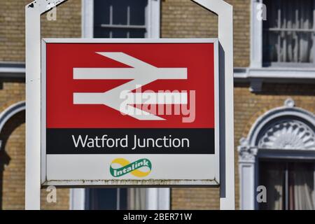 Watford Junction est l'un des principaux axes de transport. Banque D'Images