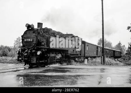 Un train à vapeur sur le chemin de fer étroit Zittau en 1990 Banque D'Images