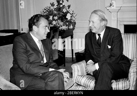 Le président AMÉRICAIN Richard Nixon et le premier ministre britannique Edward Heath à Claridges en 1969 Banque D'Images