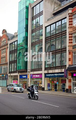 Curri's PC World, Kensington High St, Londres, Royaume-Uni Banque D'Images