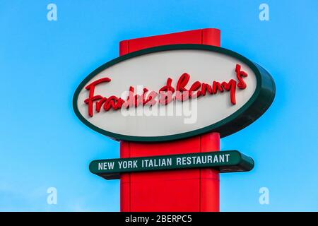 Logo de la société sur l'exposition pour Frankie et Benny's New York restaurant italien, Irvine, Ayrshire Banque D'Images