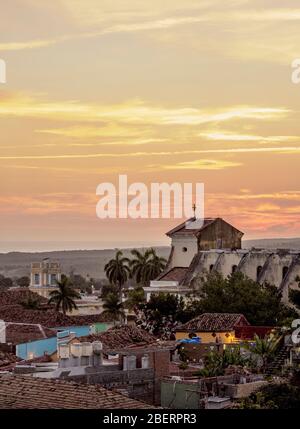 Cathédrale de Santisima Trinidad au coucher du soleil, vue élevée, Trinidad, province de Sancti Spiritus, Cuba Banque D'Images