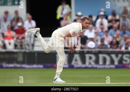 LEEDS, Royaume-Uni - 3 JUIN Stuart Broad of England bols pendant le troisième jour du deuxième match NAT West Test entre l'Angleterre et le Pakistan au Headingley Cricket Ground, Leeds, dimanche 3 juin 2018. (Crédit: Mark Fletcher | mi News) Banque D'Images