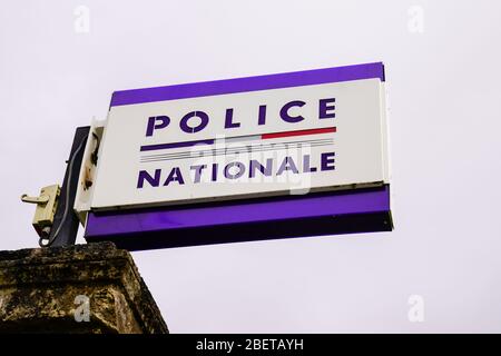 Police Nationale Logo Francais En Ville Et Ville Signalisation France Photo Stock Alamy Police Nationale Logo Francais En Ville Et Ville Signalisation France Photo Stock Alamy