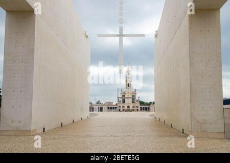 Portugal, Église de Fatima, vue sur la basilique de la Vierge Marie Rosaire de Fatima, sanctuaire de notre Dame de Fatima Banque D'Images