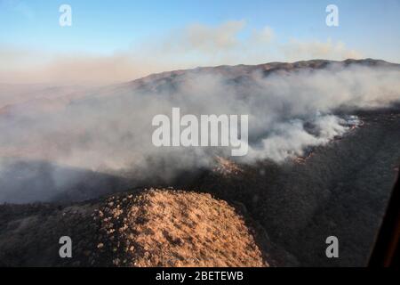 Hélicoptère utilisé par la Conafor, Commission nationale des forêts pour lutter contre les incendies de forêt dans la Sierra de Sonora, au Mexique. Juin 2014... (Photo: LuisGutierrez Banque D'Images