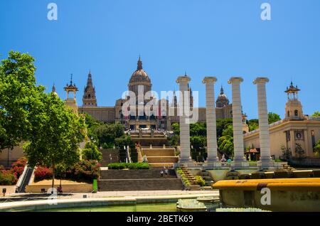 Musée national d'Art et Fontaine magique de Montjuic à Barcelone, Catalogne, Espagne Banque D'Images