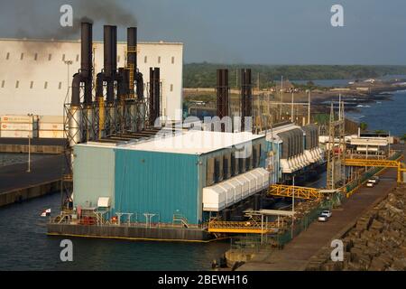 Station d'alimentation d'huile, Puerto Quetzal, au Guatemala, en Amérique centrale Banque D'Images