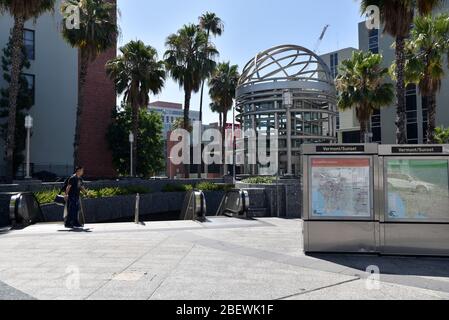 LOS ANGELES, CA/USA - 10 JUILLET 2019: La station de métro sur Vermont et Sunset à Los Angeles Banque D'Images