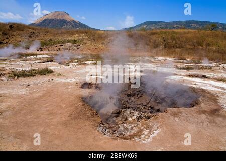 Pots de boue volcanique, village de San Jacinto, région de Leon, département de Chinandega, Nicaragua, Amérique centrale Banque D'Images