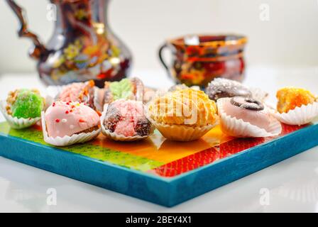 Cookies pour célébrer Mimouna. Ce rituel marocain, aujourd'hui largement populaire en Israël. Banque D'Images