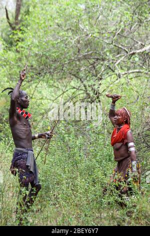 Couple de tribu Hamar vallée de la rivière Omo, Ethiopie Banque D'Images