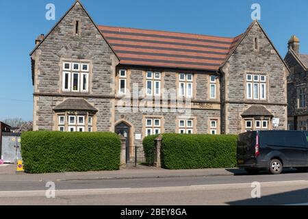 Bristol-avril 2020-Angleterre-vue rapprochée du poste de police des étangs à poissons Banque D'Images