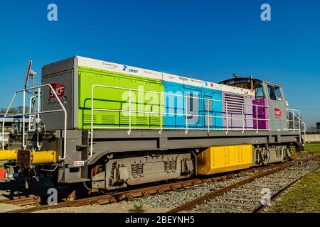 Moteur de shunting diesel SNCF Classe y 7100, désormais exposé dans le musée ferroviaire de la Cité du train à Mulhouse, France. Février 2020. Banque D'Images