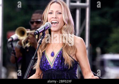 Sheryl Crow se produit au CBS Early Show à New York le 23 juillet 2010. Crédit: Scott Weiner/MediaPunch Banque D'Images