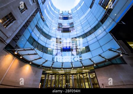 LONDON- British Broadcasting Corporation (BBC), bâtiment du siège social sur Portland place Banque D'Images