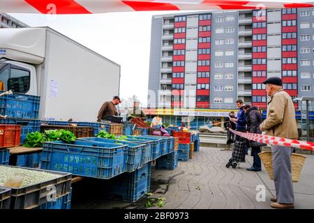 Dieppe (nord de la France) le 2 mars 2020 : éclosion et quarantaine du coronavirus. Marché encore autorisé dans le district de Neuville-ls-Dieppe Banque D'Images