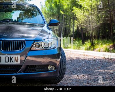 AOÛT 2017 : voiture de luxe Graphite étincelante BMW série 3 E90 330 Banque D'Images