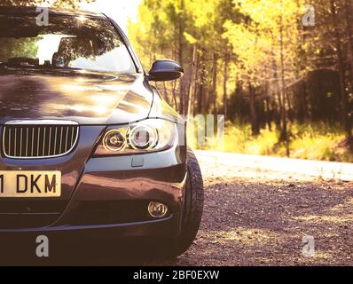 AOÛT 2017 : voiture de luxe Graphite étincelante BMW série 3 E90 330 Banque D'Images