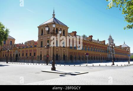 Façade baroque du Palais de San Telmo à Séville dans journée ensoleillée , Espagne. Banque D'Images