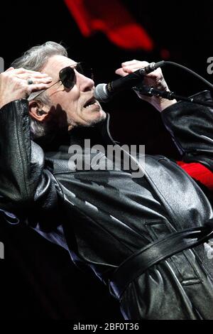 Roger Waters photographié en exécutant la tournée murale 2010/2011 au Wells Fargo Center à Philadelphie, Pa le 8 novembre 2010 crédit: Scott Weiner / MediaPunch Banque D'Images