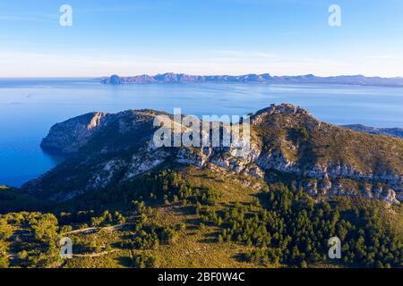 Montagne Talaia d'Alcudia, péninsule la Victoria, près d'Alcudia, dans l'arrière péninsule de Llevant, région de Raiguer, vue aérienne, Majorque, Baléares Banque D'Images