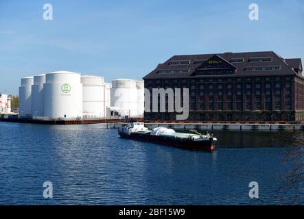 UNITANK tank farm business pour l'entreposage et de manutention de produits d'huiles minérales, Westhafen, Berlin, Allemagne Banque D'Images