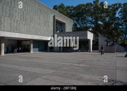 Musée national moderne d'art occidental des années 1950, Ueno Kōen (parc Ueno), Taitō, Tokyo, Japon le Corbusier Kunio Maekawa Junzo Sakakura Takamasa Yoshizaka Banque D'Images