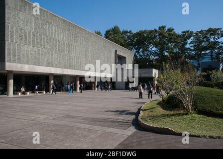 Musée national moderne d'art occidental des années 1950, Ueno Kōen (parc Ueno), Taitō, Tokyo, Japon le Corbusier Kunio Maekawa Junzo Sakakura Takamasa Yoshizaka Banque D'Images