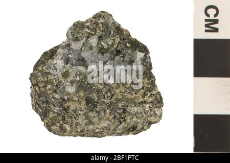 Apophyllite minérale silicatée. Cet objet fait partie de la collection éducation et sensibilisation, dont certaines sont dans le centre d'éducation scientifique Q?rius et sont disponibles pour voir.114 Jan 2020 Banque D'Images