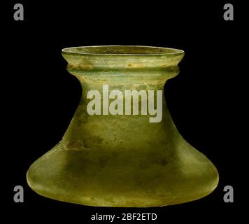 Vase. Dans ce cas, la plupart des récipients en verre datent du premier siècle avant Jésus-Christ au quatrième siècle après Jésus-Christ. Banque D'Images