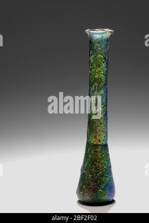 Vase. Dans ce cas, la plupart des récipients en verre datent du premier siècle avant Jésus-Christ au quatrième siècle après Jésus-Christ. Banque D'Images