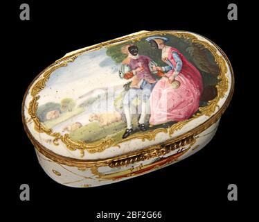 Snuffbox. L'art de la peinture sur l'émail a prospéré en Angleterre pendant la deuxième moitié du XVIIIe siècle. Un bijoutier français, Jean Tououtin, avait développé une nouvelle technique de peinture sur l'émail, dans laquelle une base d'or était recouverte d'abord d'émail blanc, puis peinte avec un dessin. Banque D'Images