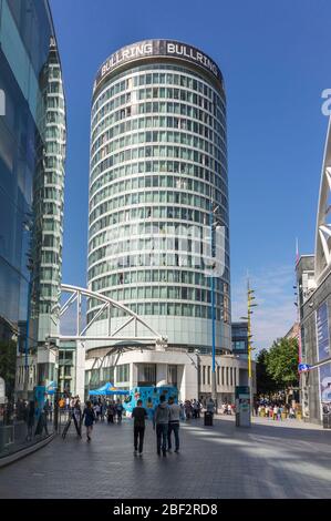 Tour de rotonde dans le centre commercial Bullring de Birmingham, Birmingham, West Midlands, Angleterre, GB, Royaume-Uni Banque D'Images